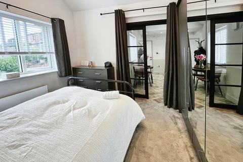 Flat 2, 19b Beaver Road, Manchester, M20 6SR