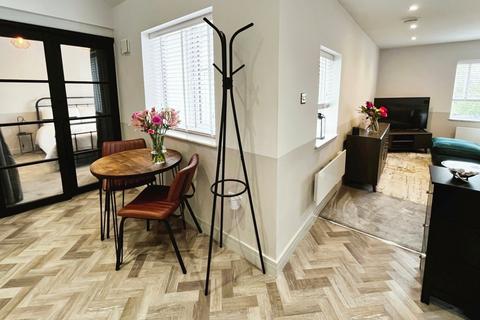 Flat 2, 19b Beaver Road, Manchester, M20 6SR
