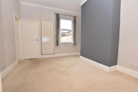 2 bedroom end of terrace house to rent, Buckingham Street, Hull