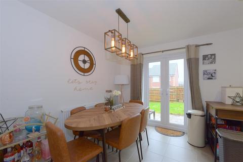 3 bedroom semi-detached house for sale, Holland Drive, Weir Hill, Shrewsbury