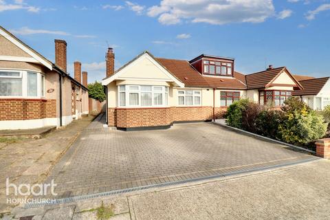 2 bedroom semi-detached bungalow for sale, Ascot Gardens, Hornchurch