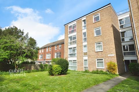 2 bedroom apartment to rent, Worcester Road Sutton SM2