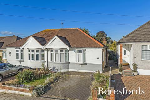 2 bedroom bungalow for sale, Ascot Gardens, Hornchurch, RM12