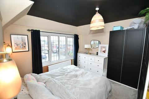 72 Burnside Avenue, Salford, M6 8WR