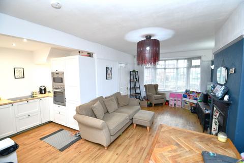 72 Burnside Avenue, Salford, M6 8WR