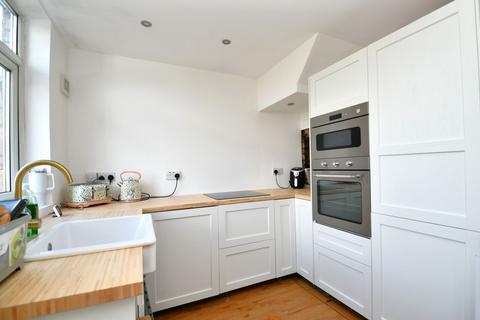 72 Burnside Avenue, Salford, M6 8WR