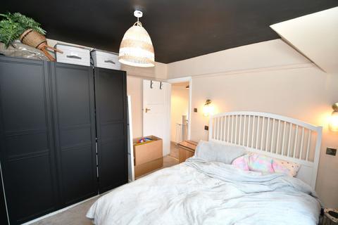 72 Burnside Avenue, Salford, M6 8WR