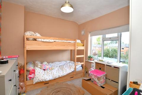72 Burnside Avenue, Salford, M6 8WR