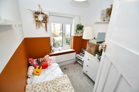 72 Burnside Avenue, Salford, M6 8WR