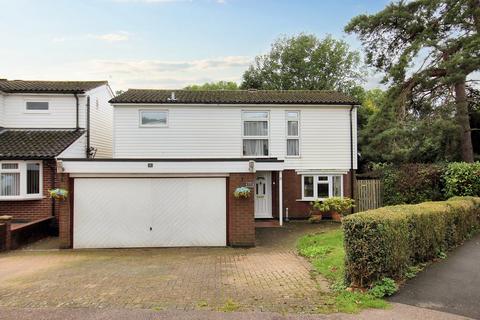 4 bedroom detached house for sale, Pear Tree Dell, Letchworth Garden City, SG6