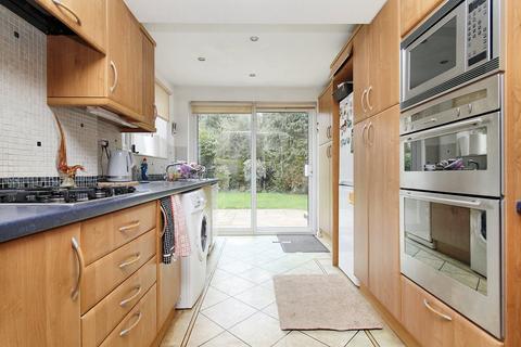 11 Pear Tree Dell, Letchworth Garden City, SG6 2SW
