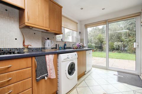 11 Pear Tree Dell, Letchworth Garden City, SG6 2SW