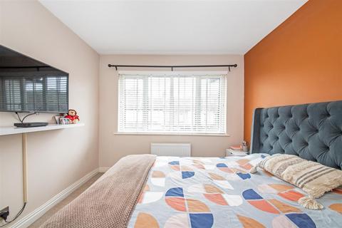 57 Lower Road, Kenley, CR8 5NH