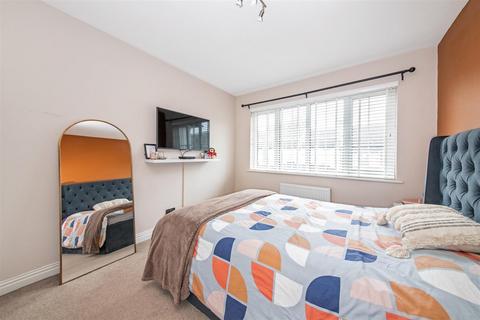 57 Lower Road, Kenley, CR8 5NH