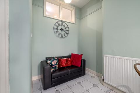 54 Ashley Terrace, Edinburgh, EH11 1RX