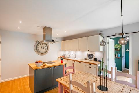 50 Abbey Lane, Errol, Perth, PH2 7GB