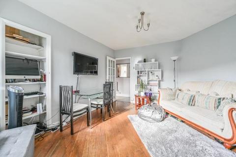 3 bedroom flat for sale, Fontenoy House, Kennington Lane, London, SE11