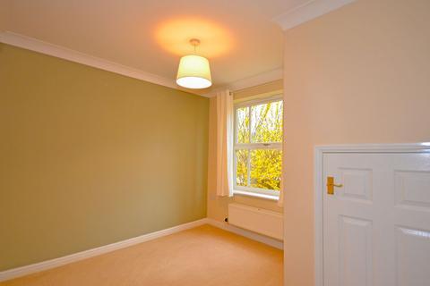 14 Baines Close, Silverstone, Towcester, NN12 8DG