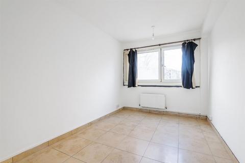 Flat 32, Clement House Rainsborough Avenue, London, SE8 5RY