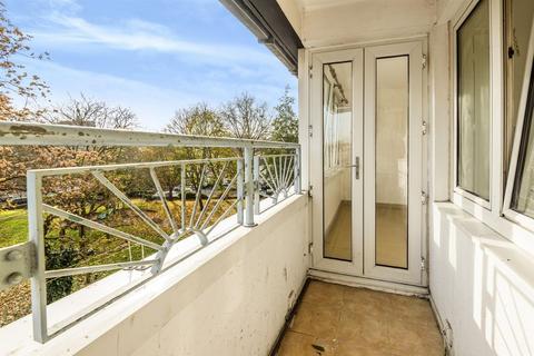 Flat 32, Clement House Rainsborough Avenue, London, SE8 5RY