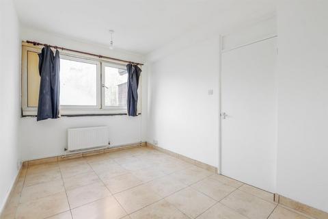 Flat 32, Clement House Rainsborough Avenue, London, SE8 5RY