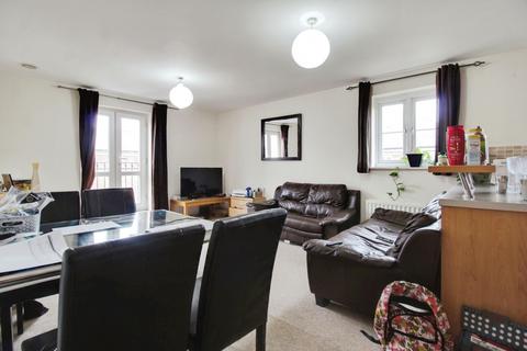 2 bedroom flat for sale, Brunel Crescent, Swindon, SN2