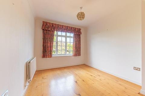 2 bedroom maisonette for sale, The Courtyards, London Road, Aston Clinton