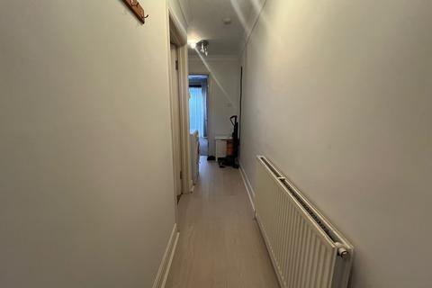 2 bedroom apartment to rent, Faber Gardens, London, NW4