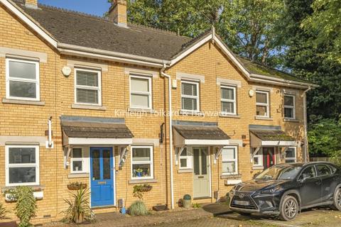 2 bedroom house to rent, Meadside Close Beckenham BR3