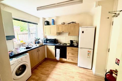 88 Beechtree Avenue, Englefield Green, Egham, TW20 0SR