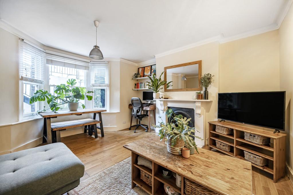 Camden Hill Road, London 1 bed apartment for sale £375,000