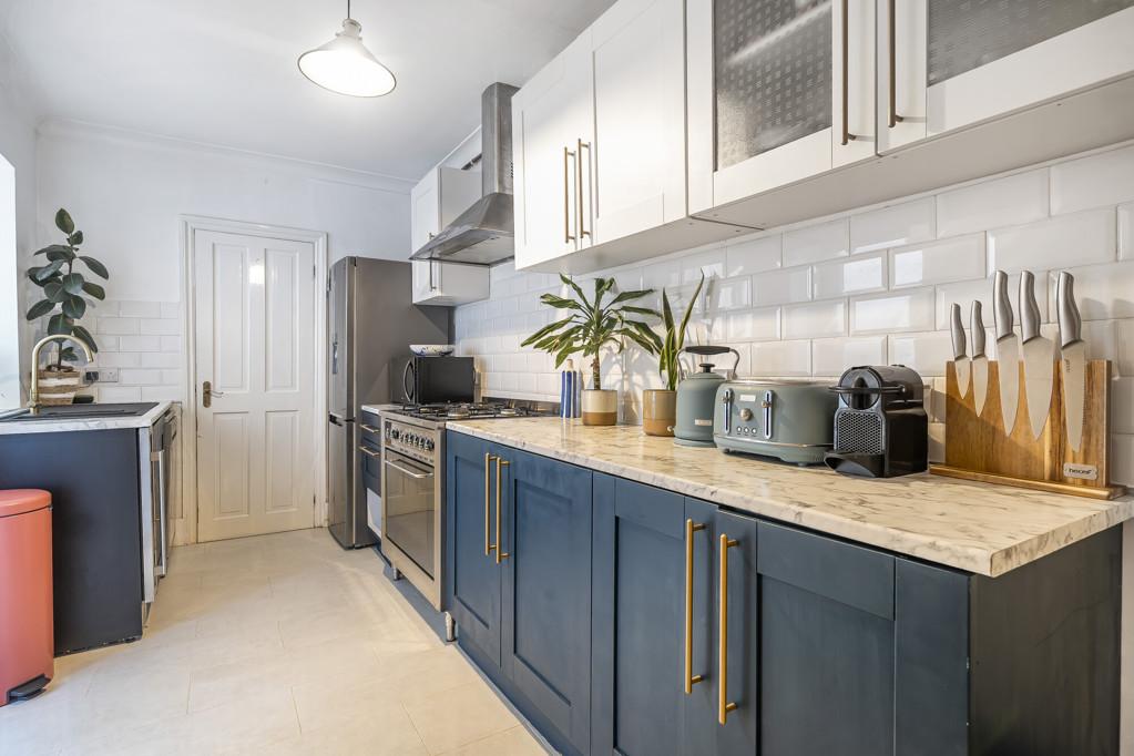 Camden Hill Road, London 1 bed apartment for sale £375,000