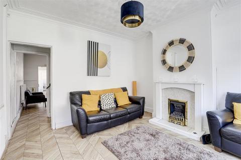 4 bedroom terraced house for sale, Myrtle Avenue, Forest Fields NG7