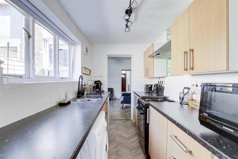 4 bedroom terraced house for sale, Myrtle Avenue, Forest Fields NG7