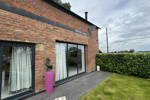 4 bedroom barn conversion for sale, Norris's Barn, North Road, Leyland