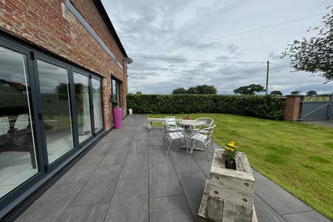 4 bedroom barn conversion for sale, Norris's Barn, North Road, Leyland