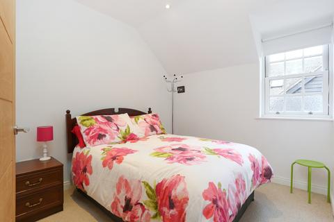 2 bedroom apartment for sale, Victoria Road, Farnham, Surrey, GU9