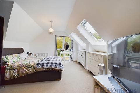 4 bedroom semi-detached house for sale, Hop Pickers Close, Selling, Faversham, Kent, ME13 9FH