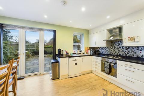 4 bedroom semi-detached house for sale, Hop Pickers Close, Selling, Faversham, Kent, ME13 9FH