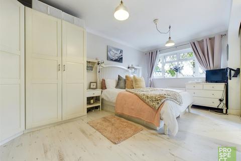 17 Allendale Close, Sandhurst, GU47 8NJ