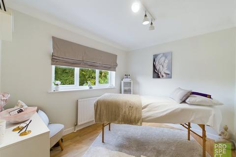 17 Allendale Close, Sandhurst, GU47 8NJ
