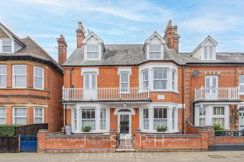 6 bedroom end of terrace house for sale, Queens Road, Felixstowe, IP11