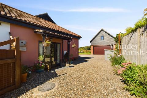 3 bedroom barn conversion for sale, Low Street, Oakley