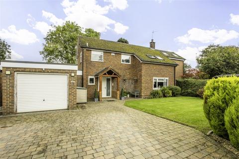 4 bedroom detached house for sale, Ramsey Close, Herts AL9