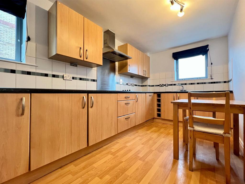Kentmere Drive, Lakeside, Doncaster 3 bed apartment to rent £900 pcm