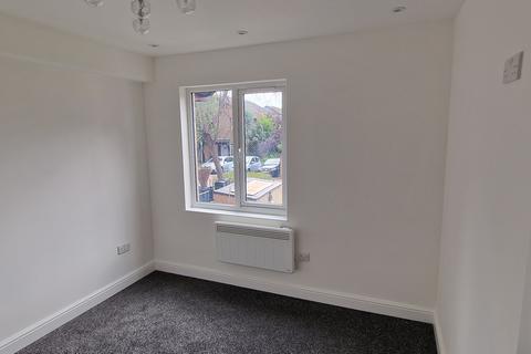 1 bedroom house to rent, Gibson Road, Dagenham RM8