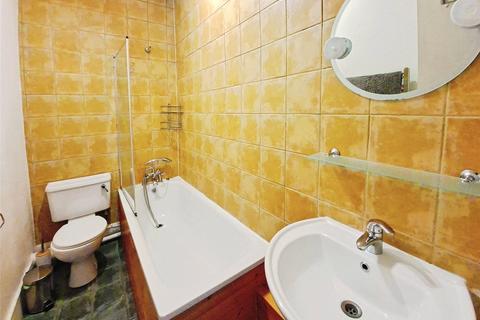 2 bedroom apartment to rent, Stockwell Road, London, SW9