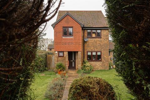 3 bedroom semi-detached house for sale, Dents Grove, Tadworth KT20