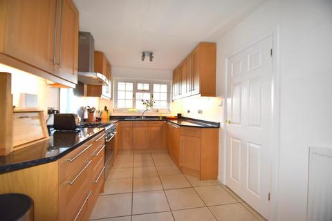 4 bedroom detached house to rent, Saxon Way, Old Windsor, SL4