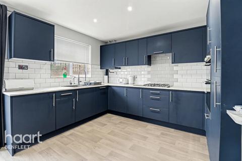 2 bedroom terraced house for sale, Willow Walk, Benfleet